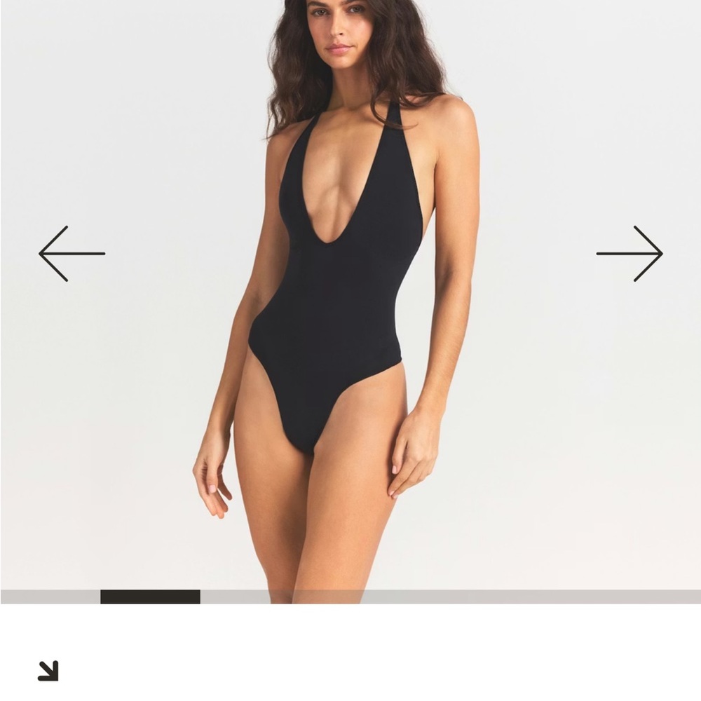 Brand new 🖤 LIMITED EDITION- SKIMS Seamless Sculpt Bodysuit in Onyx (S)